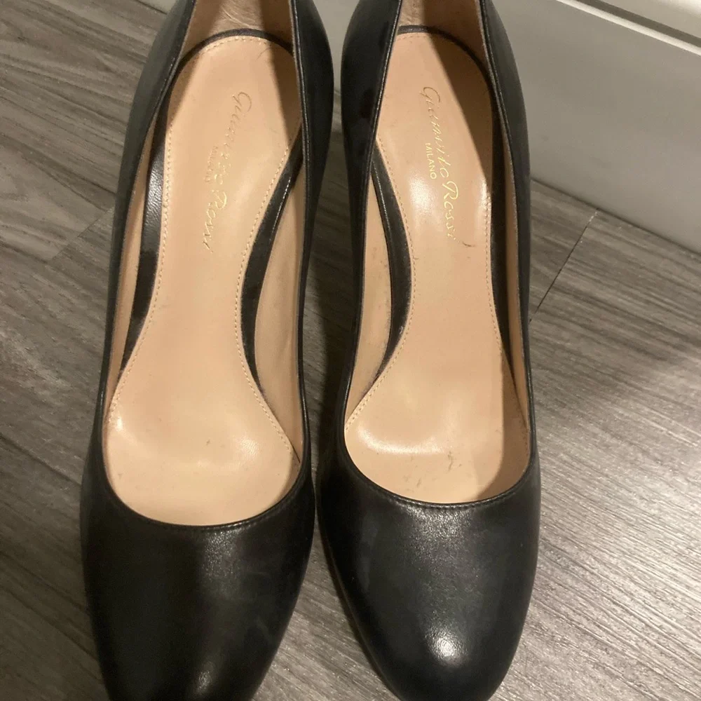 Gianvito Rossi Heels Size 7 - Picture 5 of 6